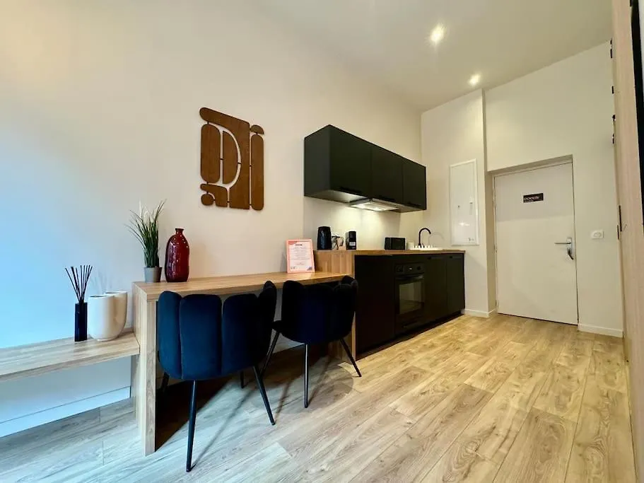 Suite Bergame Lyon 0*,  France