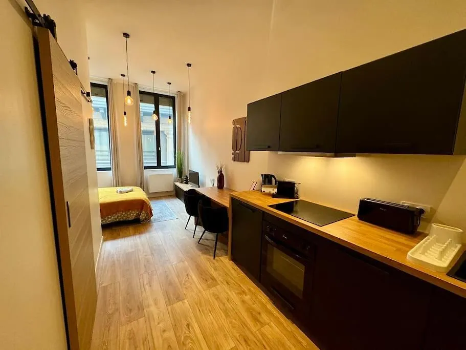 Suite Bergame Lyon 0*,  France